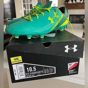 Men’s Under Armour soccer cleats 10.5 extra wide